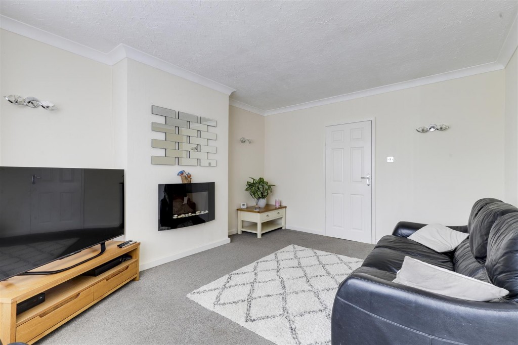Broxtowe Drive, Hucknall, Nottinghamshire, NG15 7EE