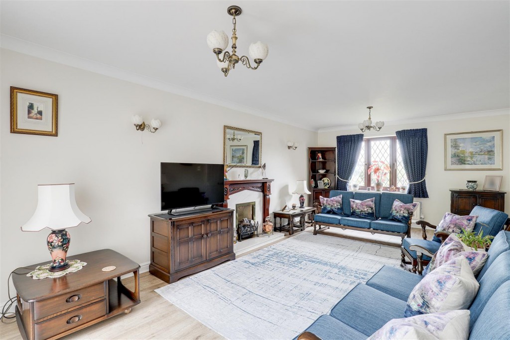 Hallfields, Edwalton, Nottinghamshire, NG12 4AA