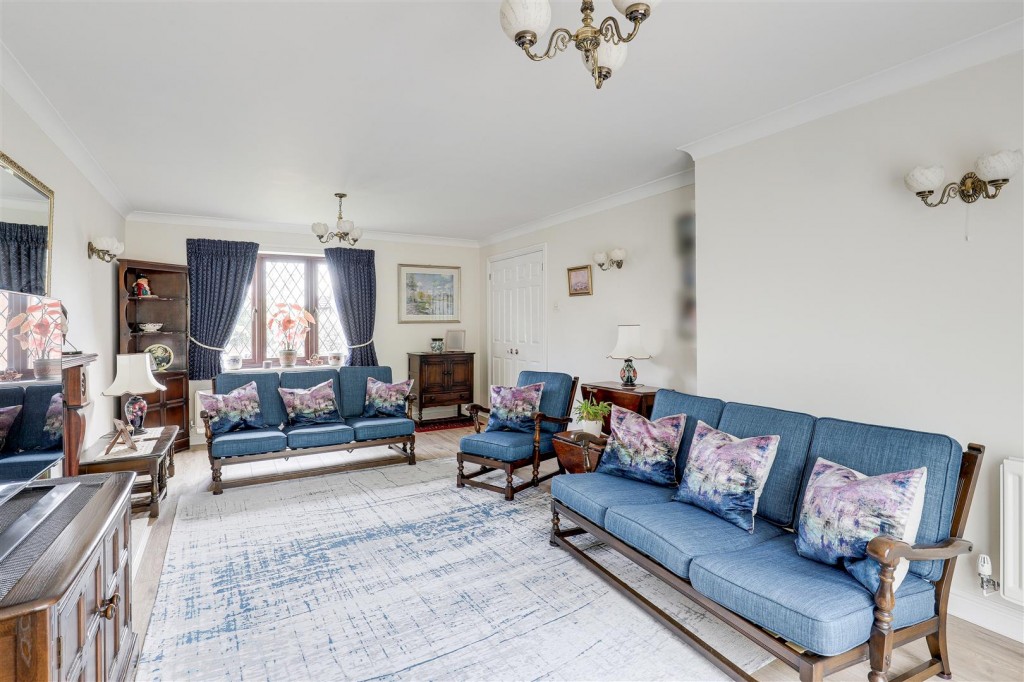 Hallfields, Edwalton, Nottinghamshire, NG12 4AA