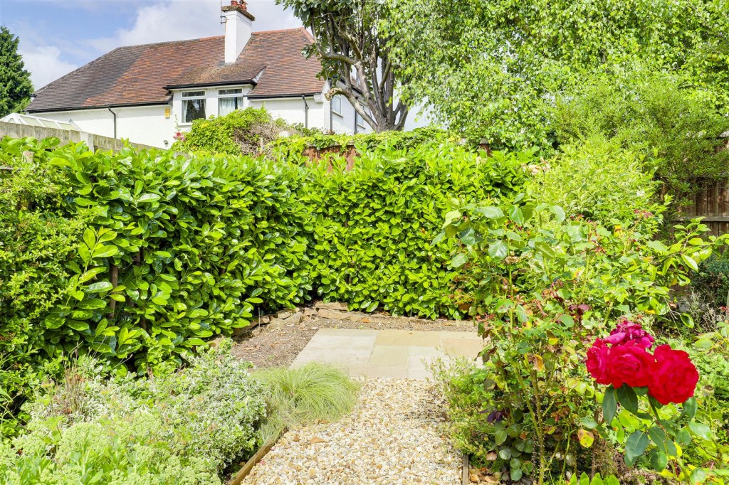 Hallfields, Edwalton, Nottinghamshire, NG12 4AA