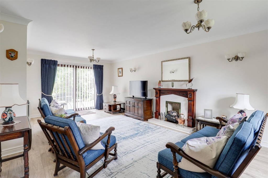 Hallfields, Edwalton, Nottinghamshire, NG12 4AA