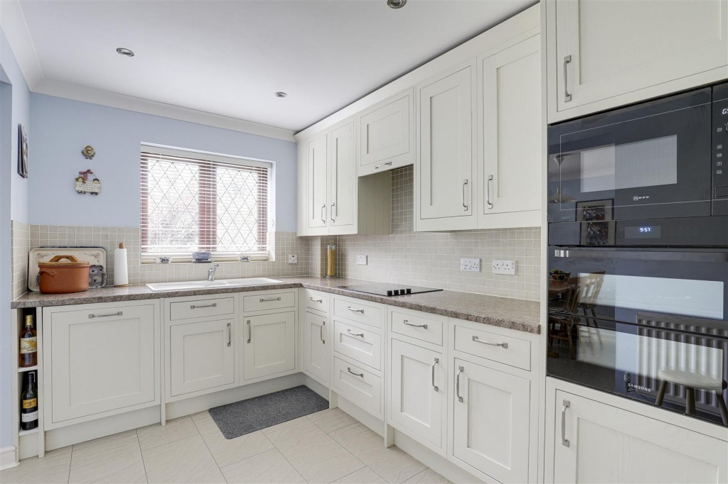 Hallfields, Edwalton, Nottinghamshire, NG12 4AA