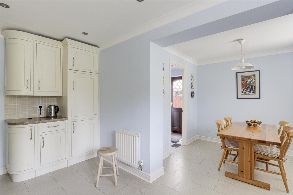Hallfields, Edwalton, Nottinghamshire, NG12 4AA