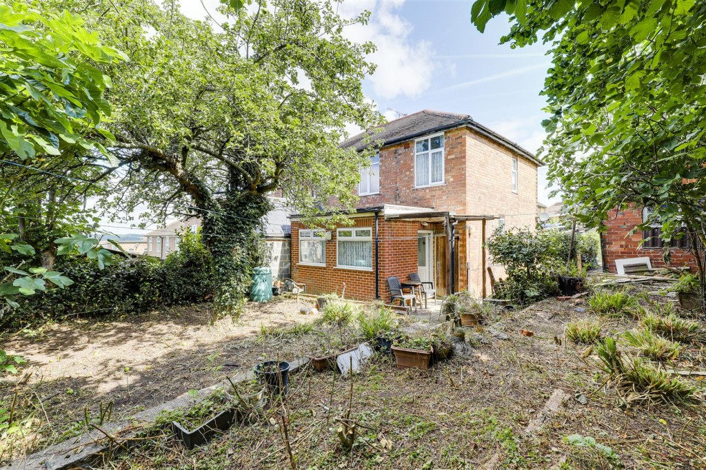 Clipstone Avenue, Mapperley, Nottinghamshire, NG3 5JZ