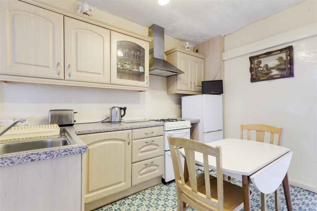 Clipstone Avenue, Mapperley, Nottinghamshire, NG3 5JZ