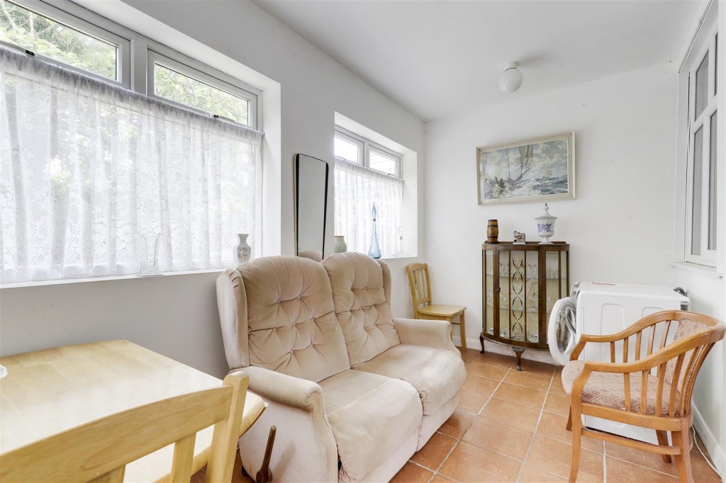 Clipstone Avenue, Mapperley, Nottinghamshire, NG3 5JZ