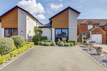 Meadow Croft Gardens, Hucknall, Nottinghamshire, NG15 6UN