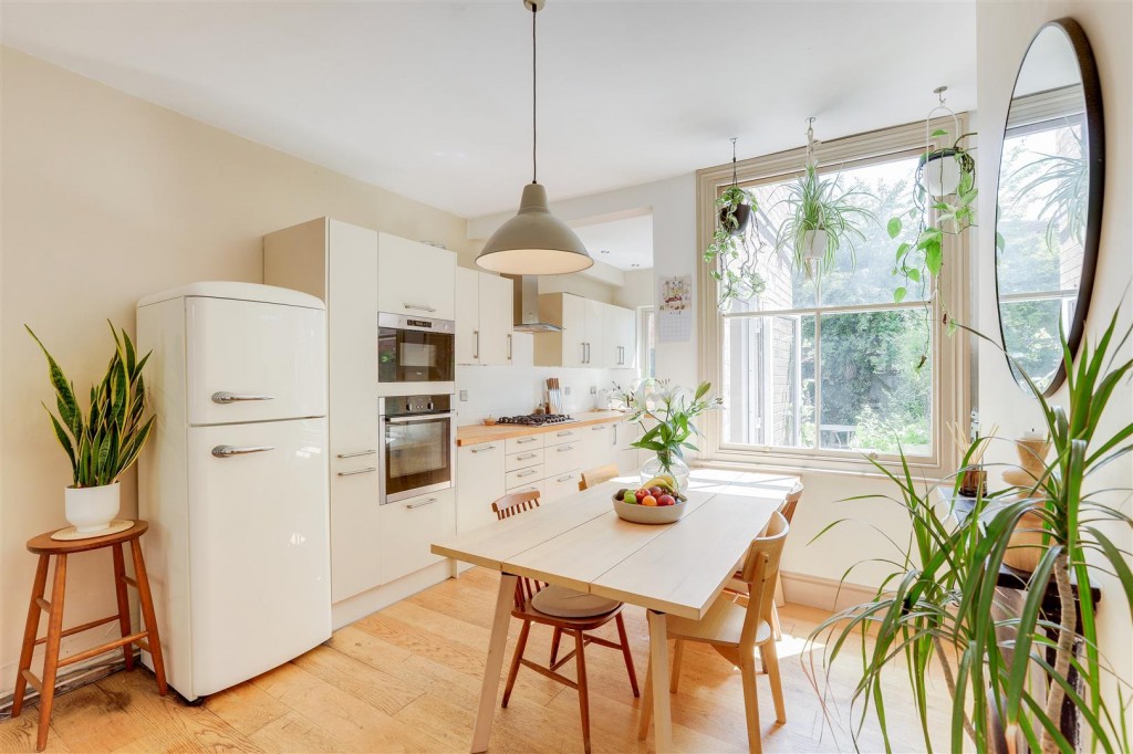 Wesley Grove, Carrington, Nottinghamshire, NG5 2BL