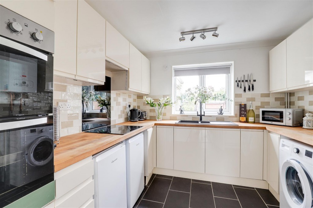 Sandringham Road, Sandiacre, Nottinghamshire, NG10 5LE