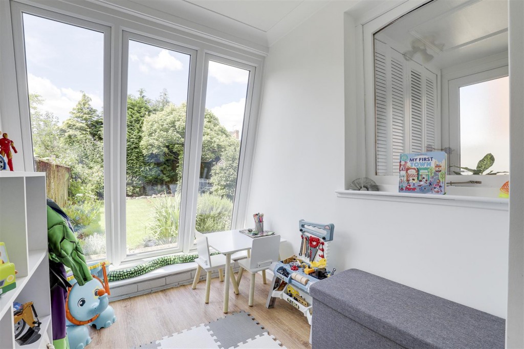 Garfield Avenue, Draycott, Derbyshire, DE72 3NP
