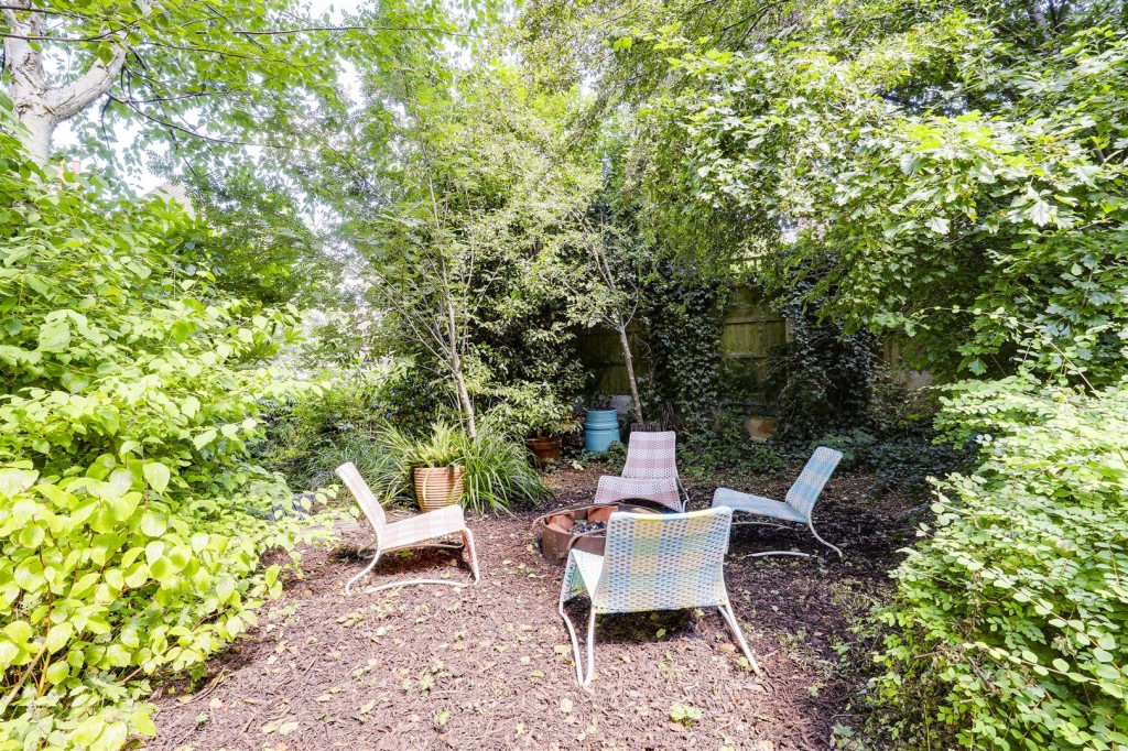 Tavistock Avenue, Mapperley Park, Nottinghamshire, NG3 5BD