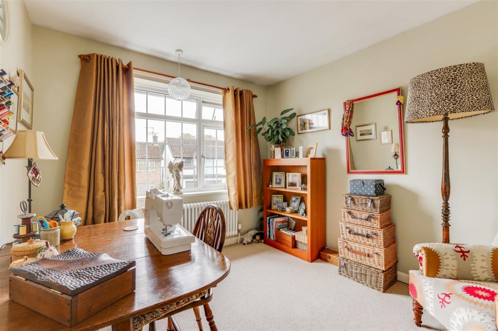 Middleton Close, Nuthall, Nottinghamshire, NG16 1BX