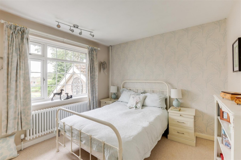 Middleton Close, Nuthall, Nottinghamshire, NG16 1BX