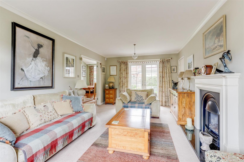 Middleton Close, Nuthall, Nottinghamshire, NG16 1BX
