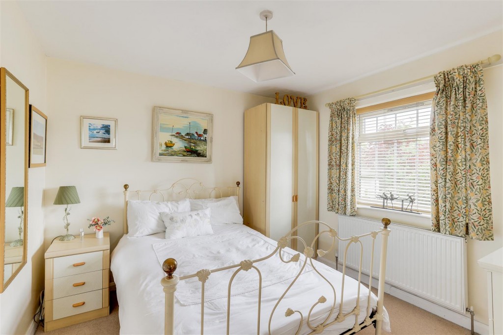 Middleton Close, Nuthall, Nottinghamshire, NG16 1BX