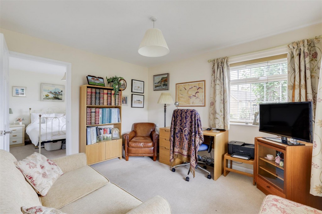 Middleton Close, Nuthall, Nottinghamshire, NG16 1BX