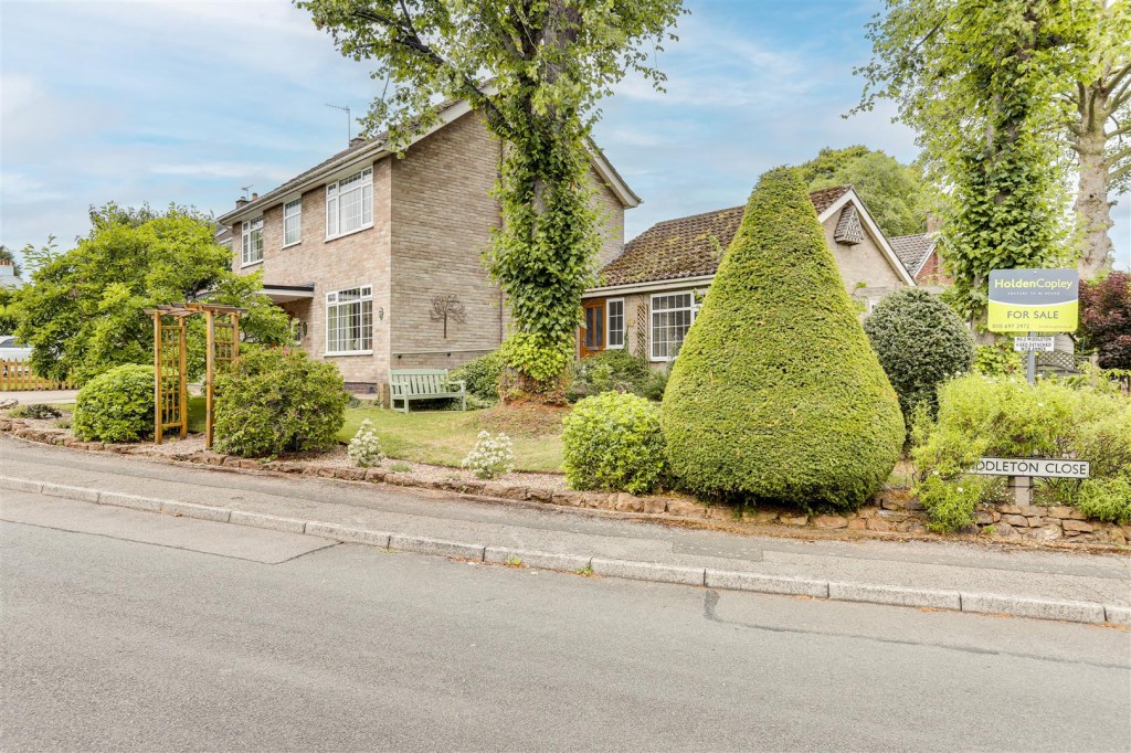 Middleton Close, Nuthall, Nottinghamshire, NG16 1BX