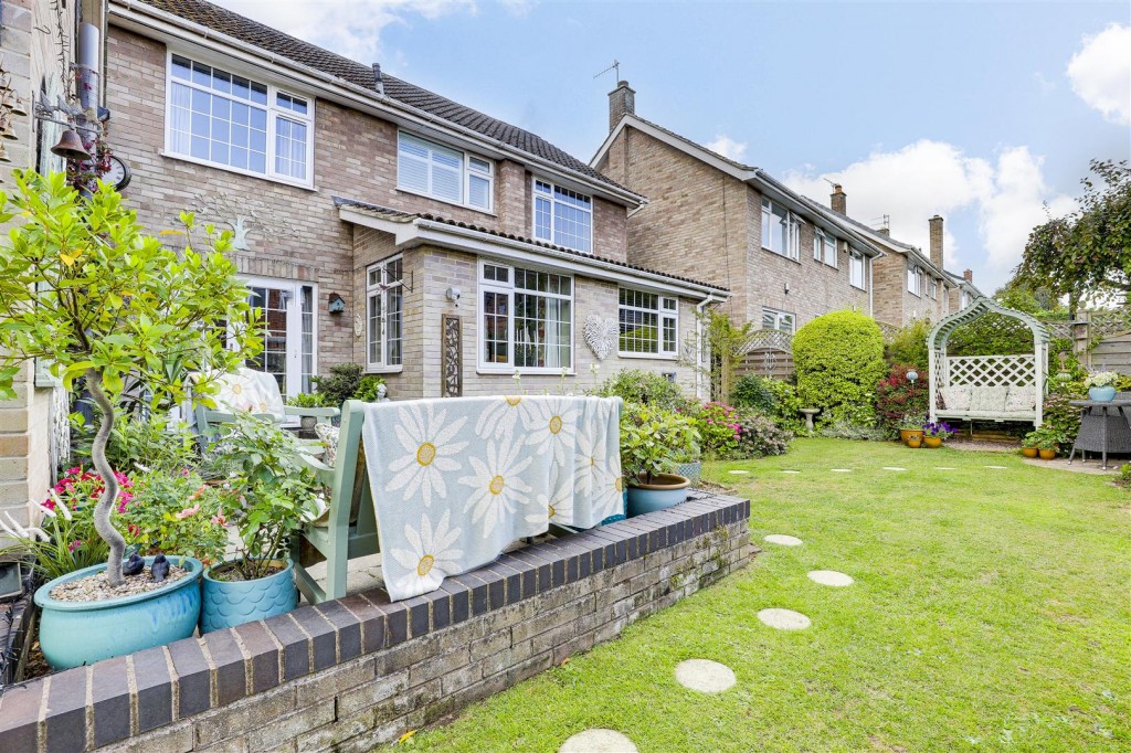 Middleton Close, Nuthall, Nottinghamshire, NG16 1BX