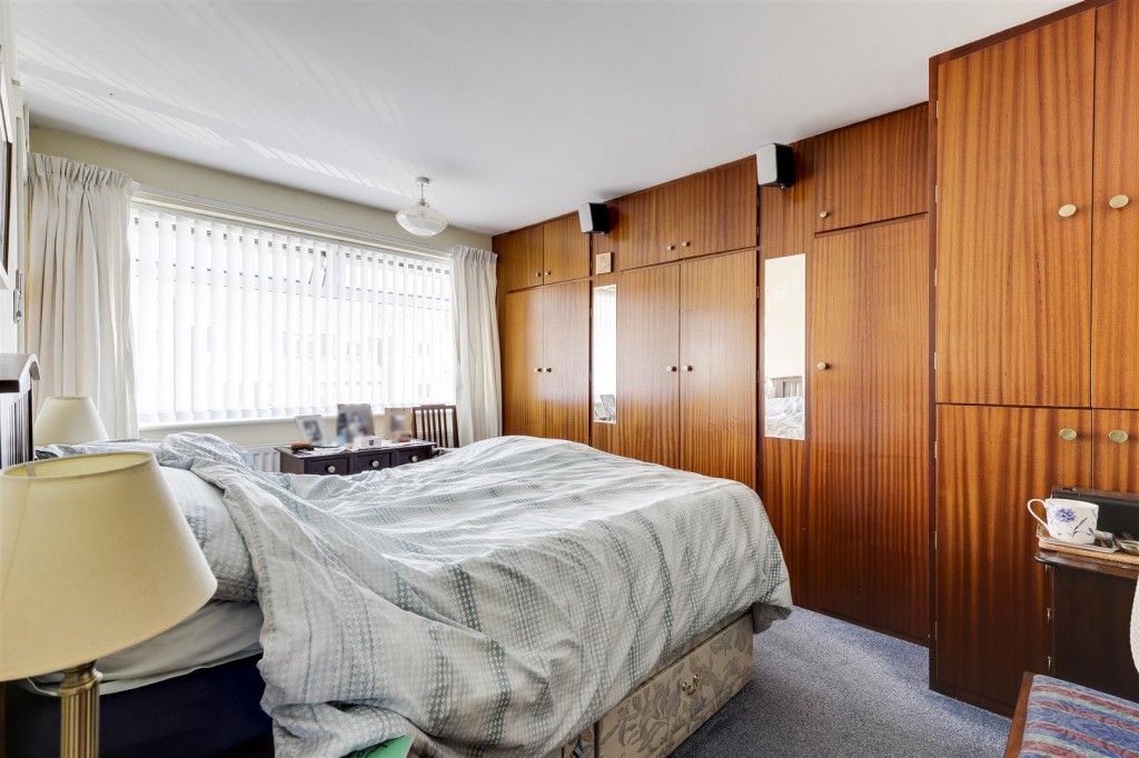 Dalbeattie Close, Arnold, Nottinghamshire, NG5 8QX
