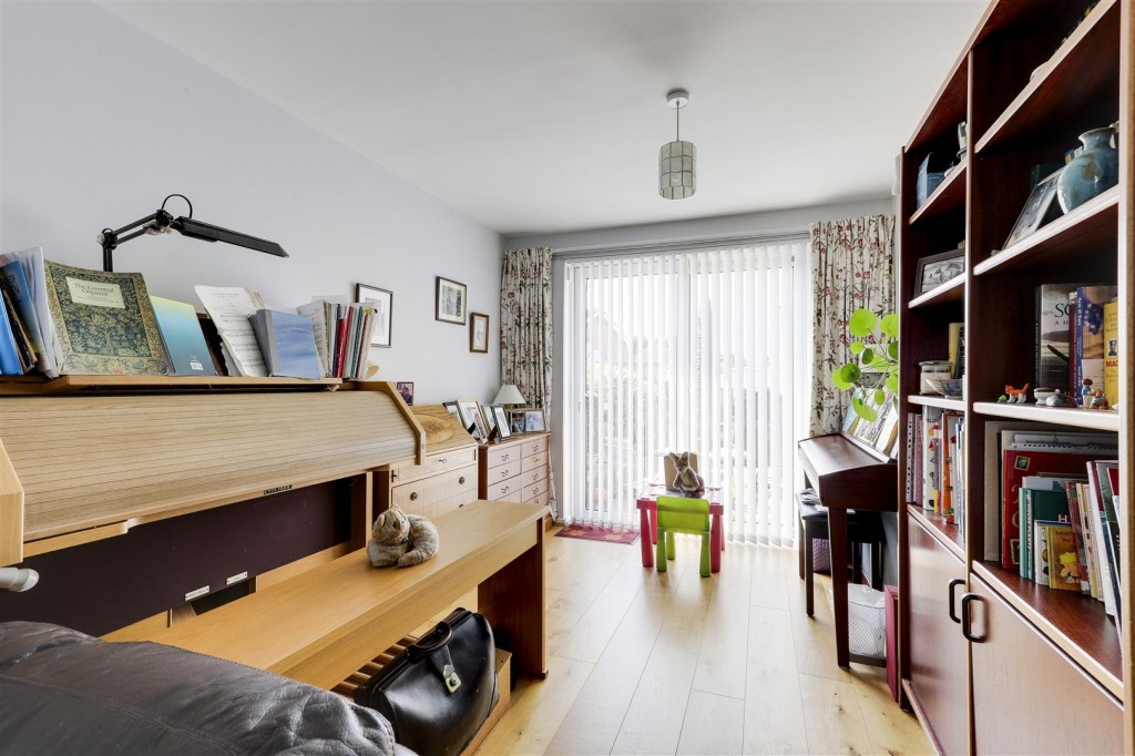 Dalbeattie Close, Arnold, Nottinghamshire, NG5 8QX