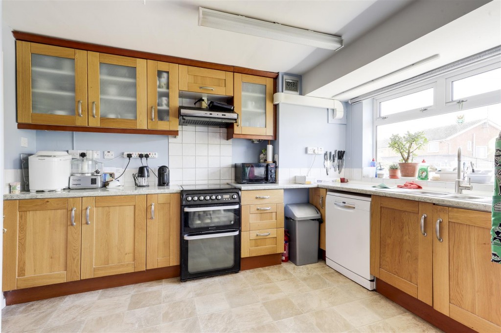 Dalbeattie Close, Arnold, Nottinghamshire, NG5 8QX