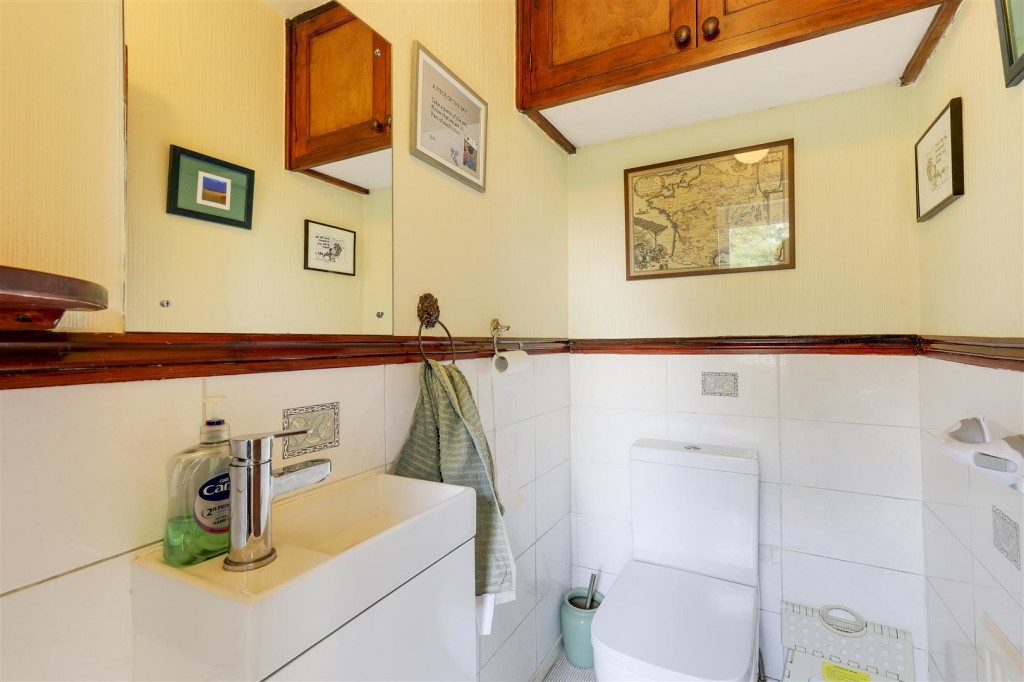 Wadham Road, Woodthorpe, Nottinghamshire, NG5 4JB