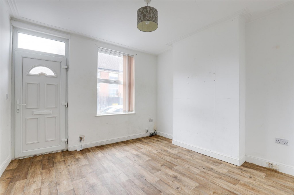 Bradgate Road, Forest Fields, Nottinghamshire, NG7 6HJ