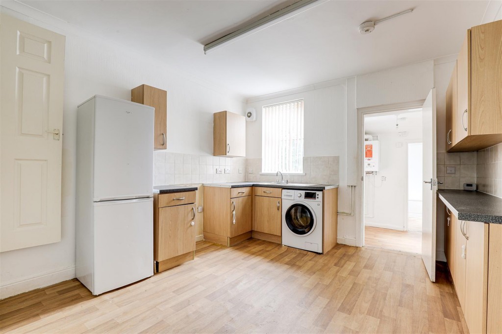 Bradgate Road, Forest Fields, Nottinghamshire, NG7 6HJ