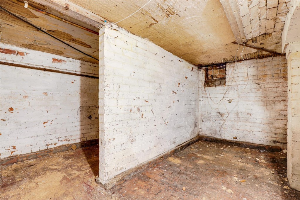 Bradgate Road, Forest Fields, Nottinghamshire, NG7 6HJ