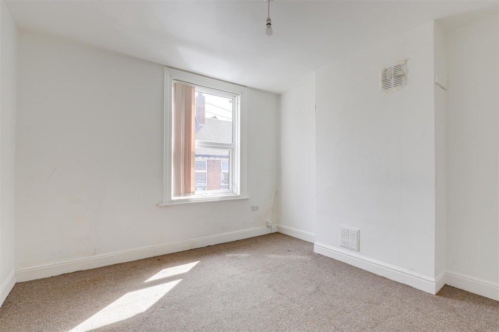 Bradgate Road, Forest Fields, Nottinghamshire, NG7 6HJ