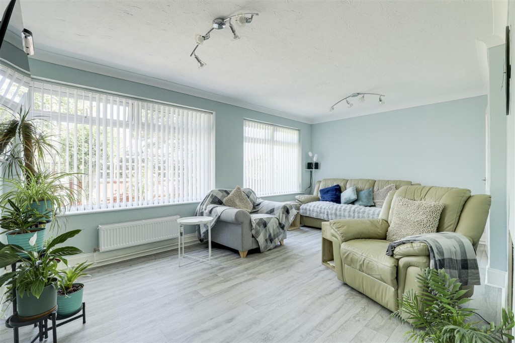 Grazingfield, Silverdale, Nottinghamshire, NG11 7FN