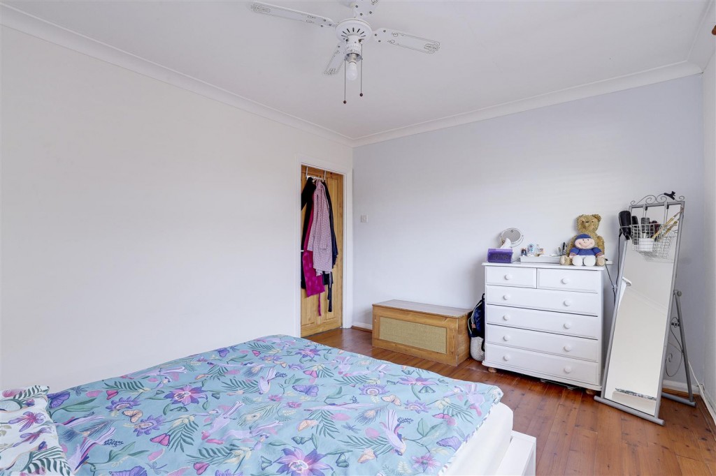 Grazingfield, Silverdale, Nottinghamshire, NG11 7FN