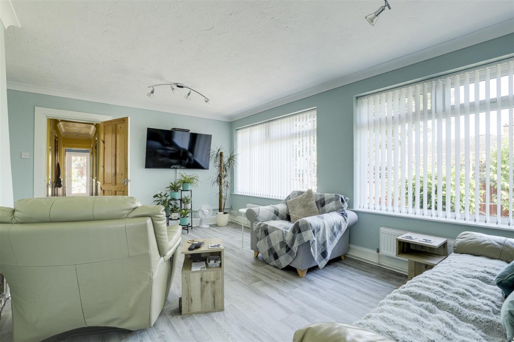 Grazingfield, Silverdale, Nottinghamshire, NG11 7FN