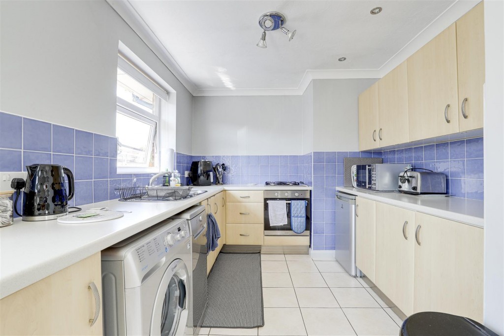 Grazingfield, Silverdale, Nottinghamshire, NG11 7FN