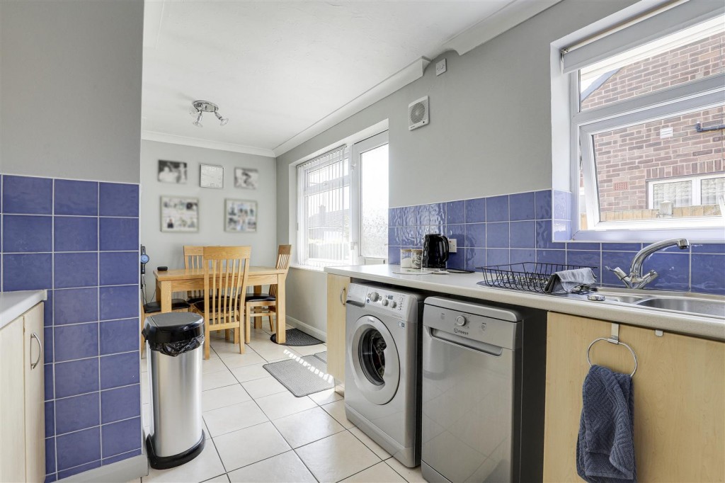 Grazingfield, Silverdale, Nottinghamshire, NG11 7FN