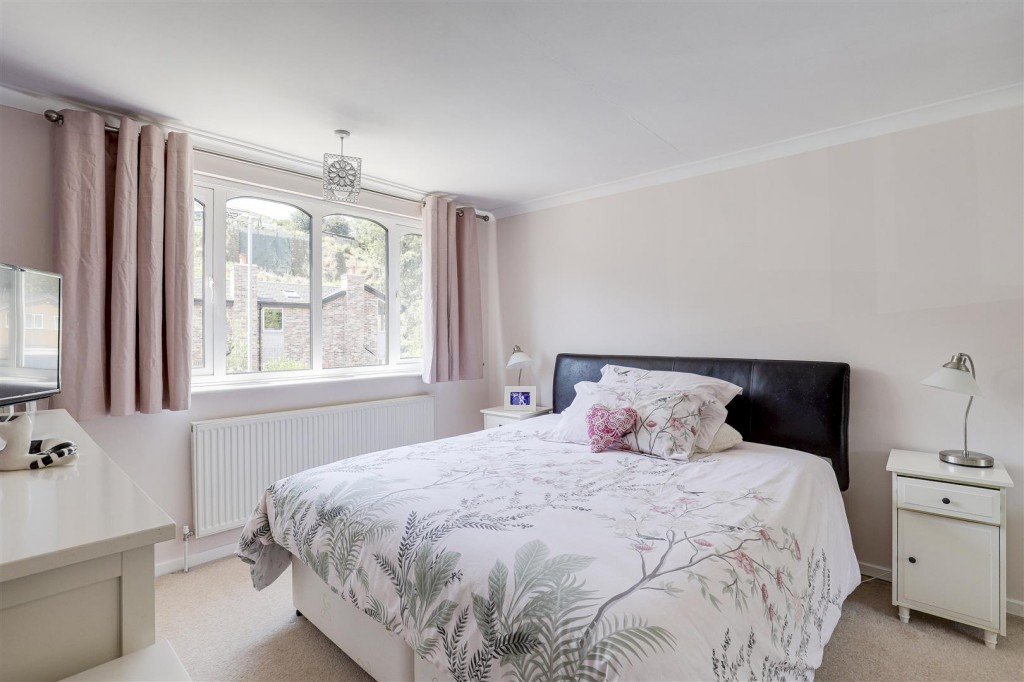 Letchworth Crescent, Beeston, Nottinghamshire, NG9 5LL