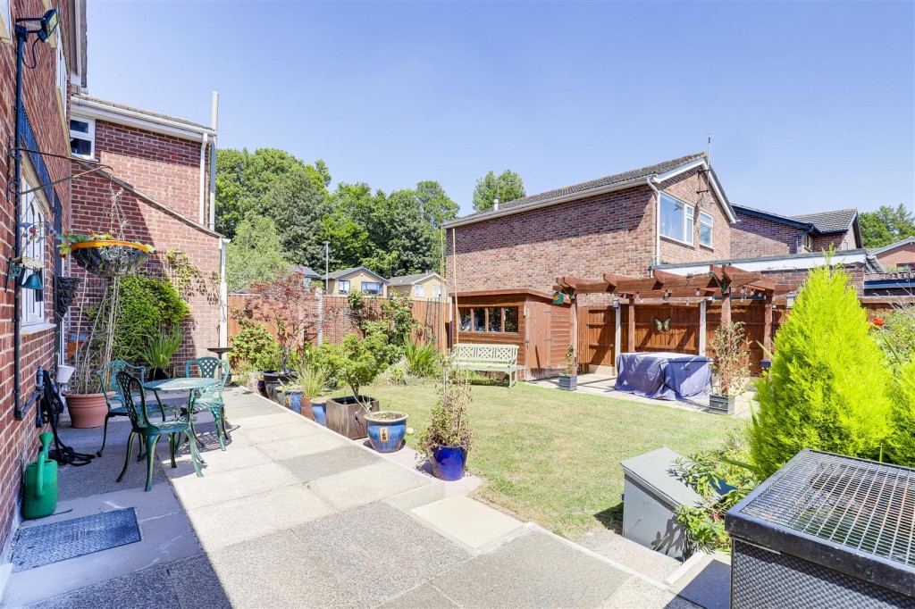 Letchworth Crescent, Beeston, Nottinghamshire, NG9 5LL