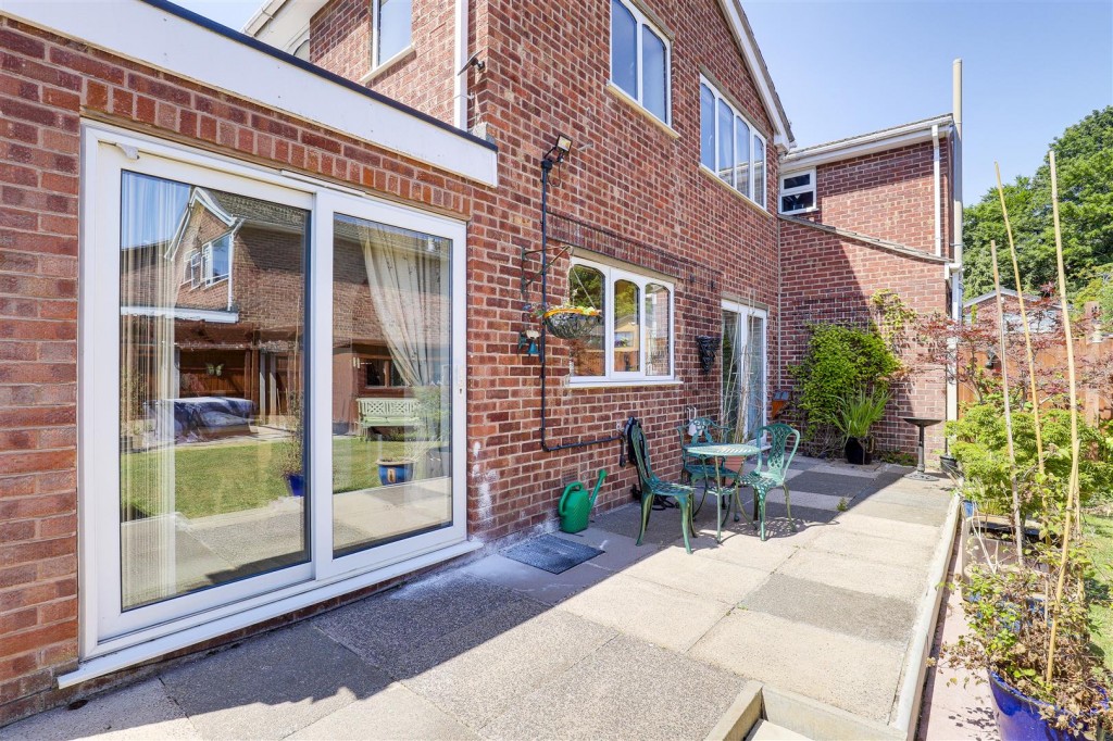 Letchworth Crescent, Beeston, Nottinghamshire, NG9 5LL