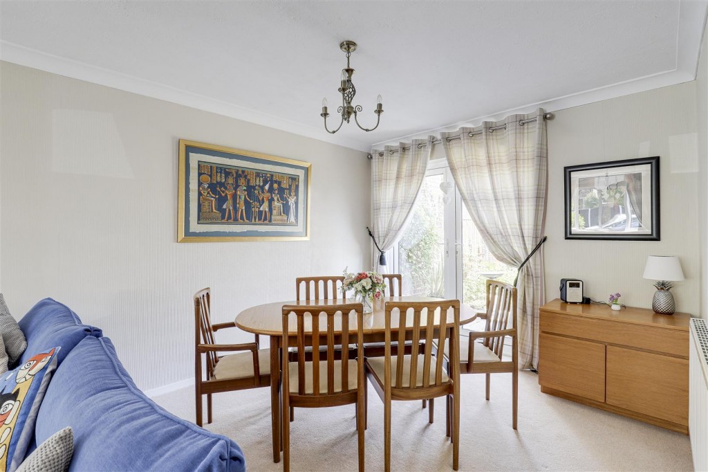 Letchworth Crescent, Beeston, Nottinghamshire, NG9 5LL