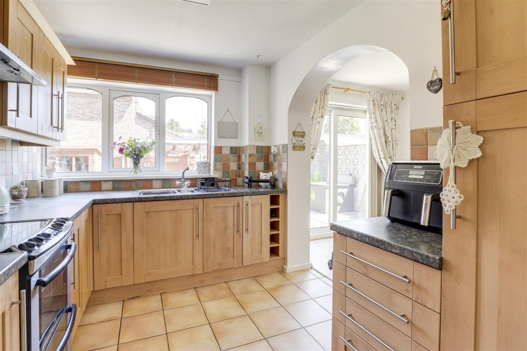 Letchworth Crescent, Beeston, Nottinghamshire, NG9 5LL