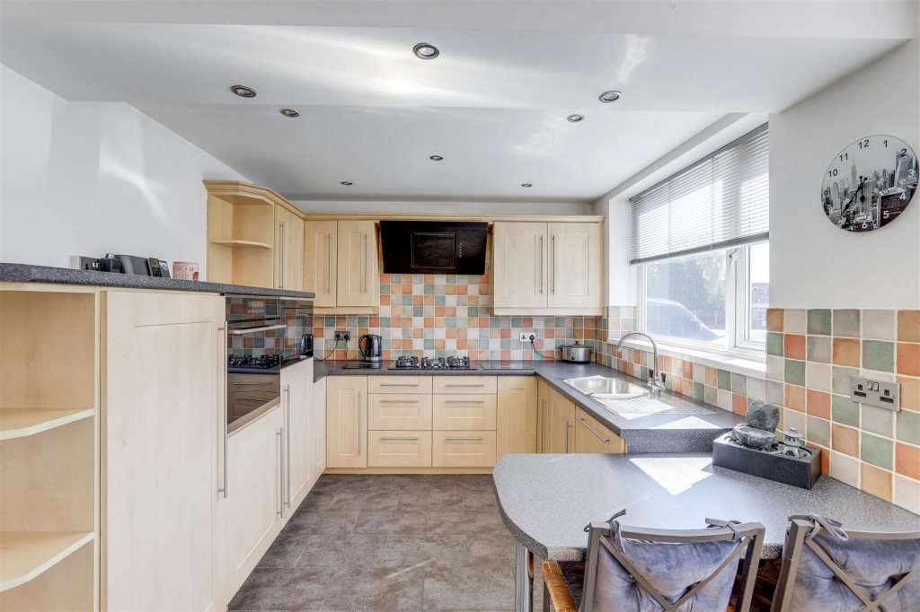 Babbacombe Way, Hucknall, Nottinghamshire, NG15 6NW