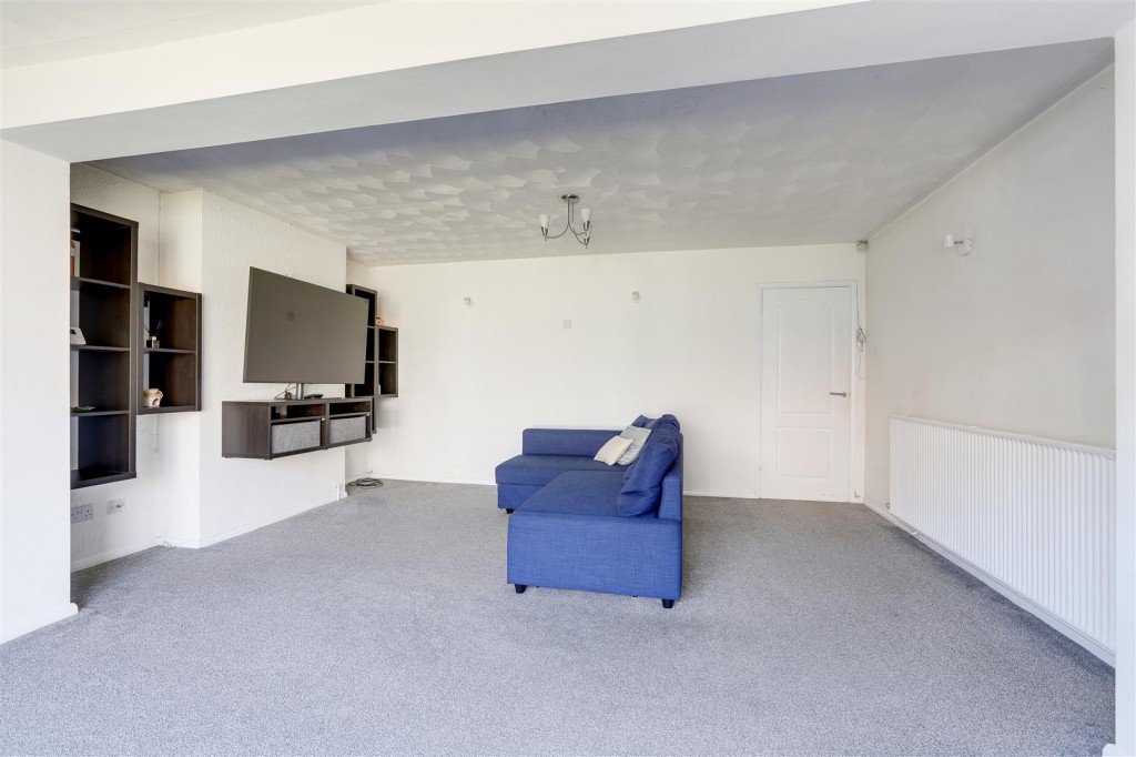 Babbacombe Way, Hucknall, Nottinghamshire, NG15 6NW