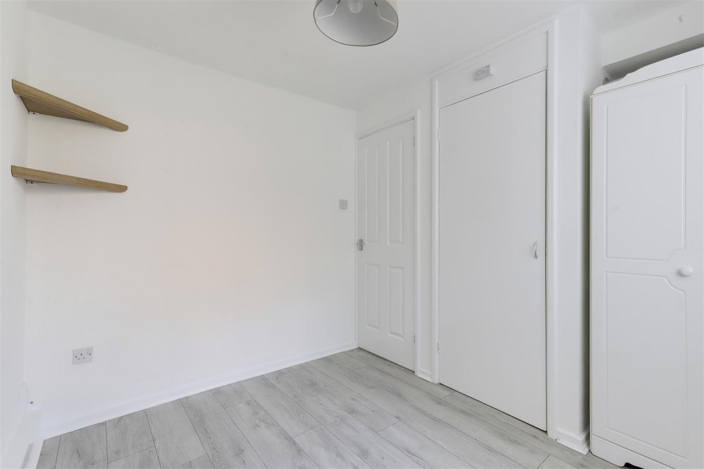 Larkspur Avenue, Redhill, Nottinghamshire, NG5 8JU