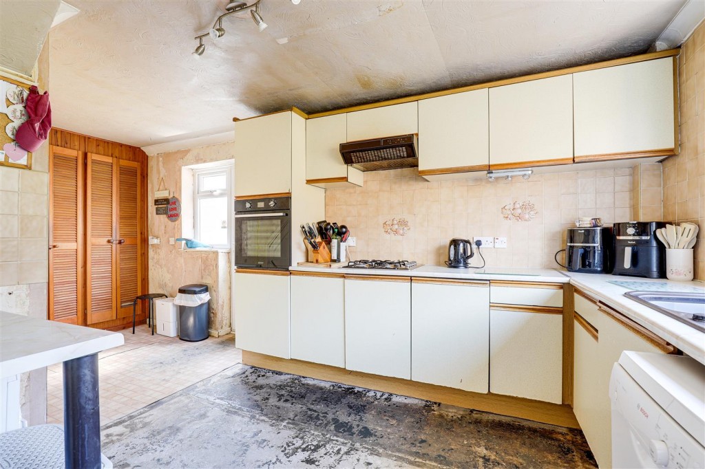 Kings Avenue, Gedling, Nottinghamshire, NG4 4ED