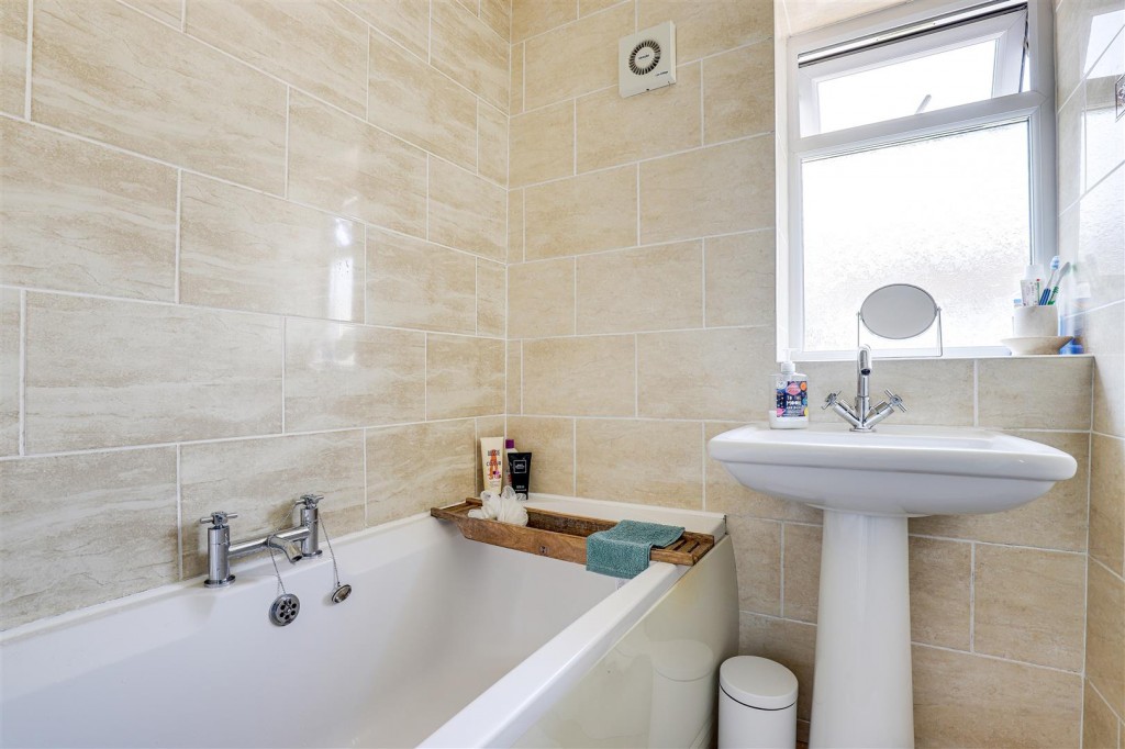 Kings Avenue, Gedling, Nottinghamshire, NG4 4ED