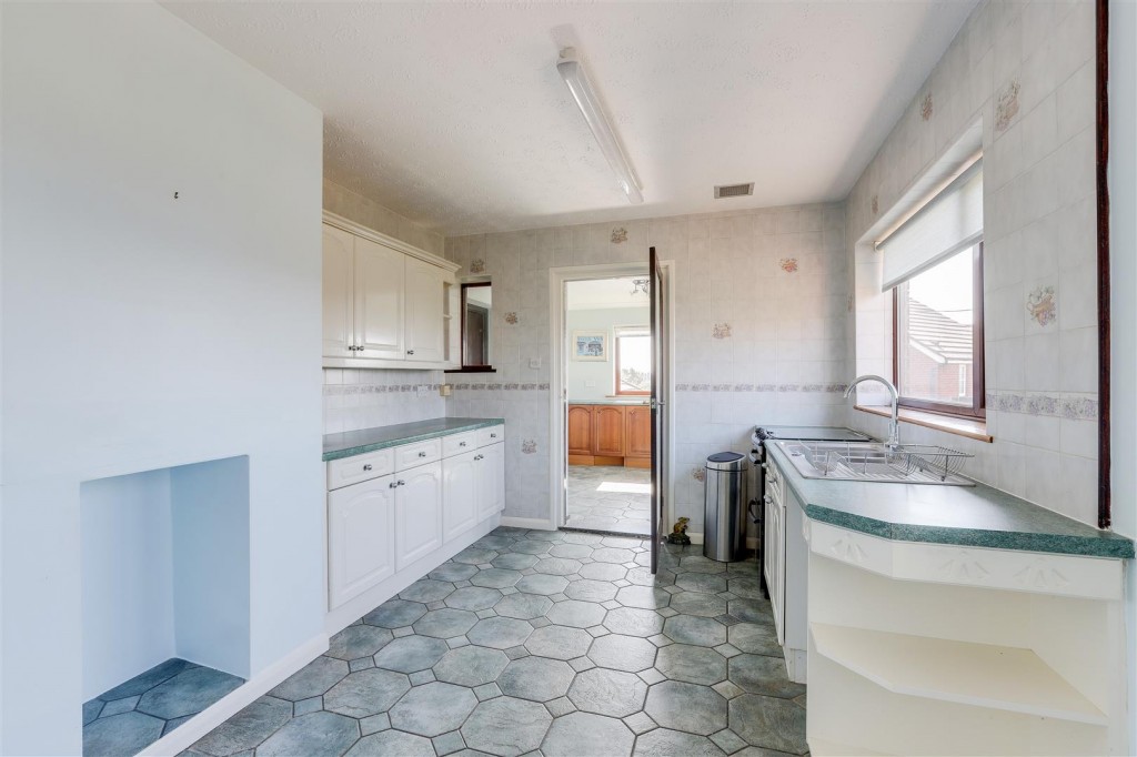 Longfield Lane, Ilkeston, Derbyshire, DE7 4DX