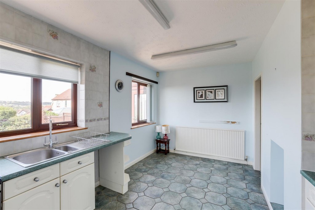 Longfield Lane, Ilkeston, Derbyshire, DE7 4DX