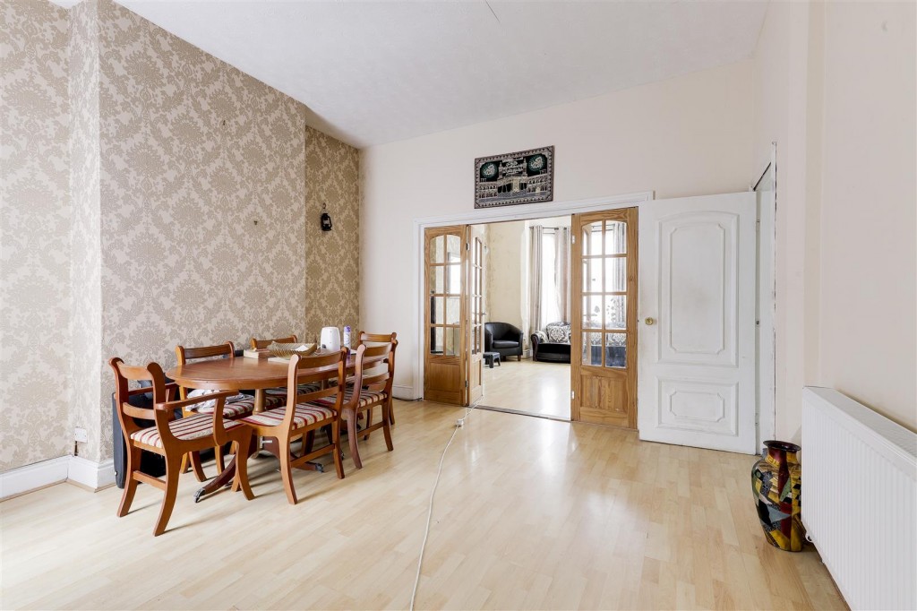 Regent Street, New Basford, Nottinghamshire, NG7 7BJ