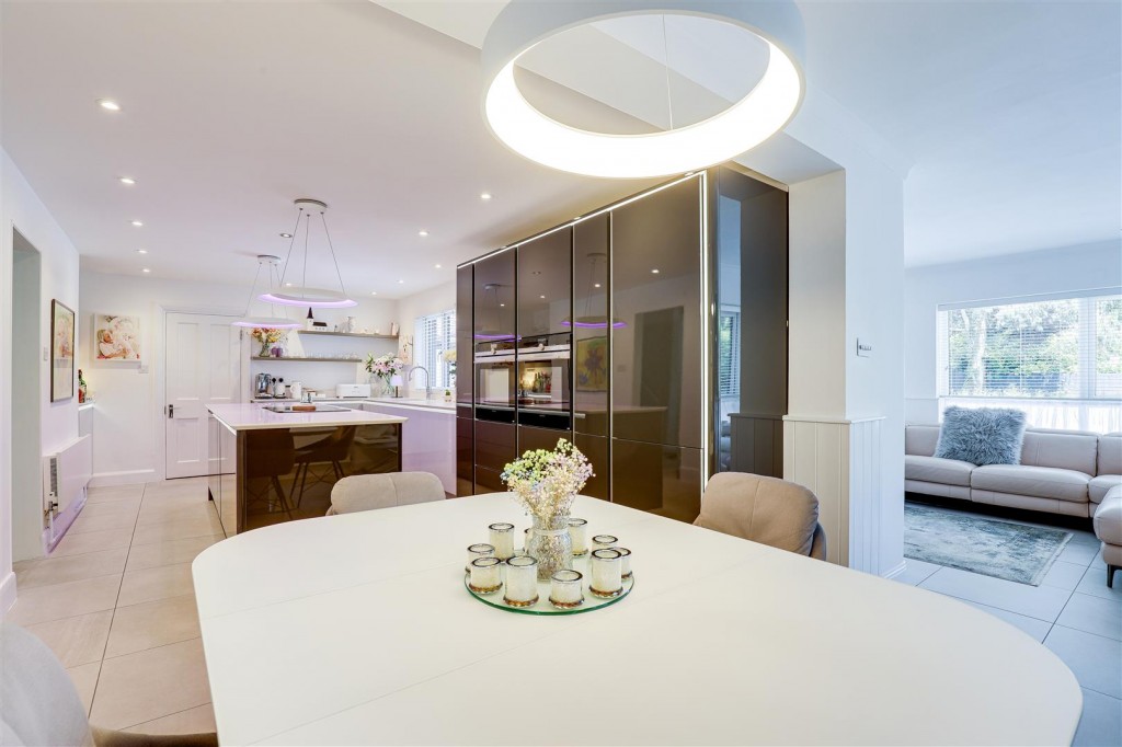 Westdale Lane, Mapperley, Nottinghamshire, NG3 6ES