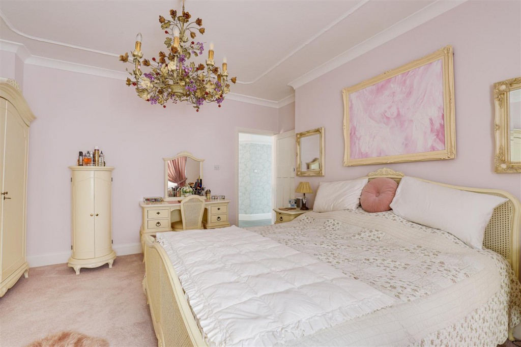 Westdale Lane, Mapperley, Nottinghamshire, NG3 6ES